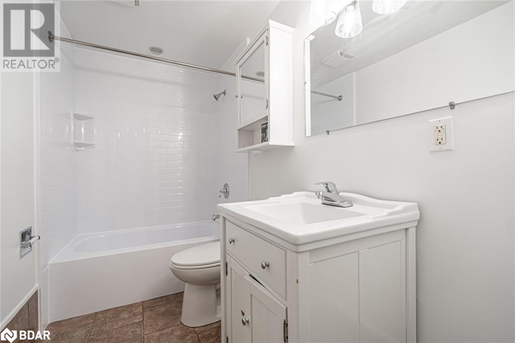 94 Christie Crescent, Barrie, Ontario  L4N 4W8 - Photo 11 - 40669281