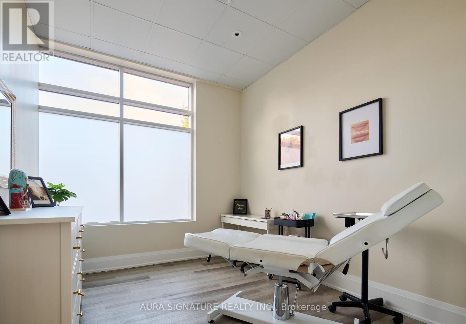 102 - 236 Wellington St E Street, Aurora, Ontario  L4G 1J5 - Photo 6 - N9769661