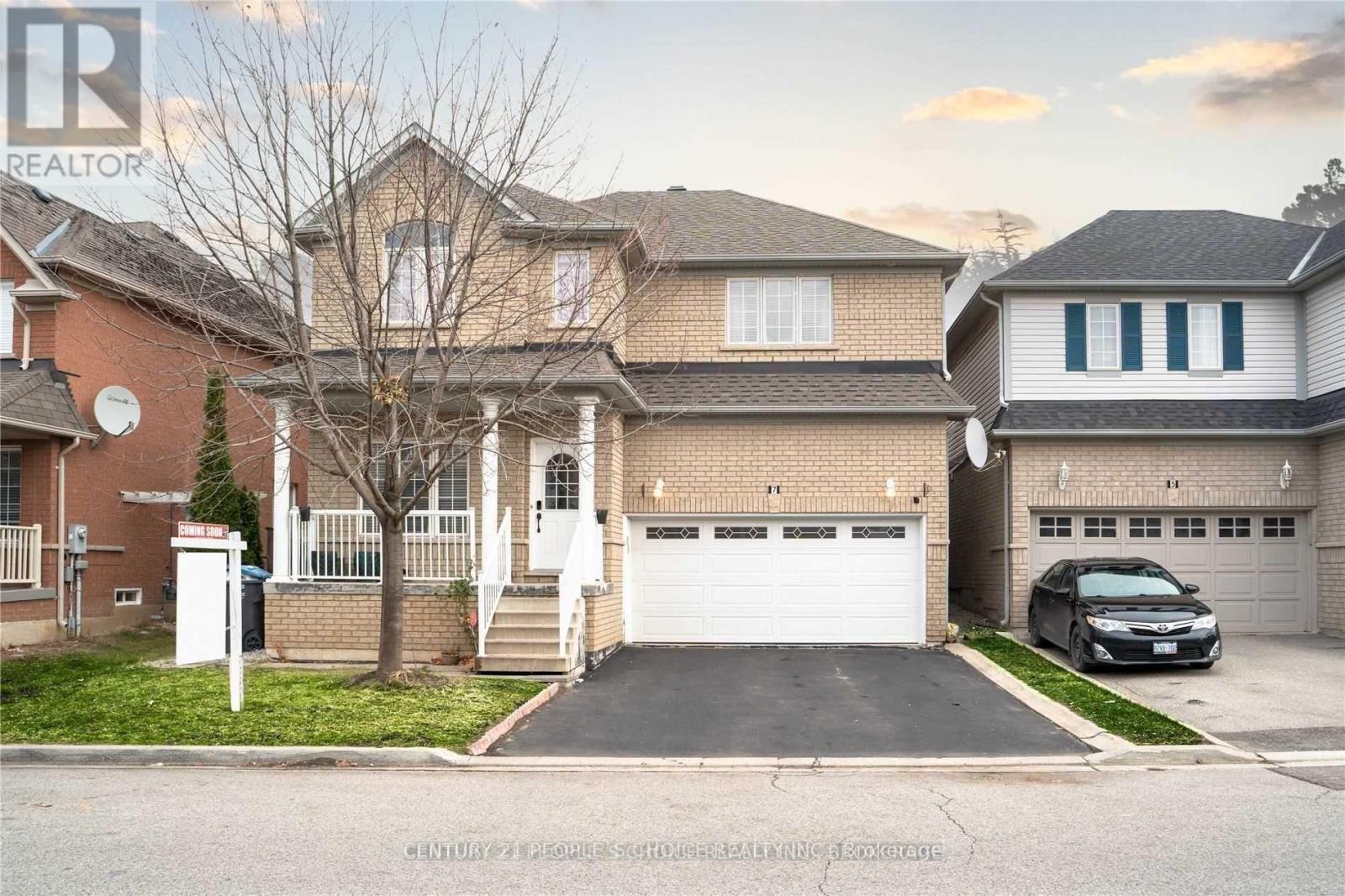 7 Sandway Drive, Brampton, Ontario  L7A 2H3 - Photo 1 - W9769753