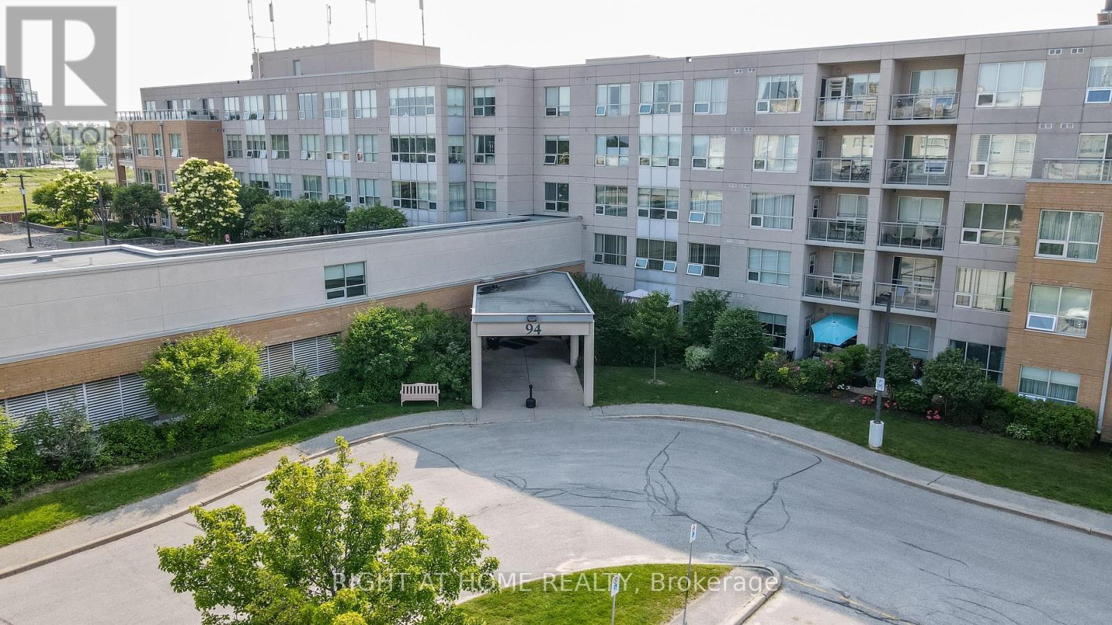 Property at 202 - 94 DEAN AVENUE image 3