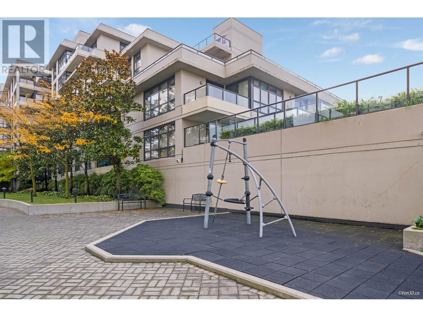 Listing Picture 15 of 21 : 711 8180 LANSDOWNE ROAD, Richmond / 烈治文 - 魯藝地產 Yvonne Lu Group - MLS Medallion Club Member