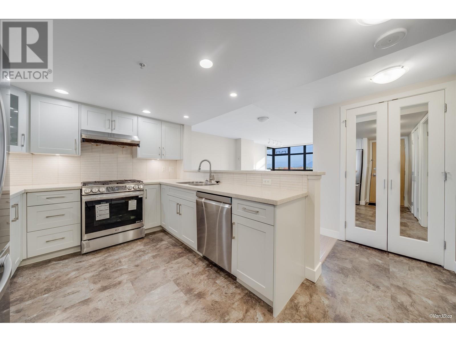 Listing Picture 3 of 21 : 711 8180 LANSDOWNE ROAD, Richmond / 烈治文 - 魯藝地產 Yvonne Lu Group - MLS Medallion Club Member