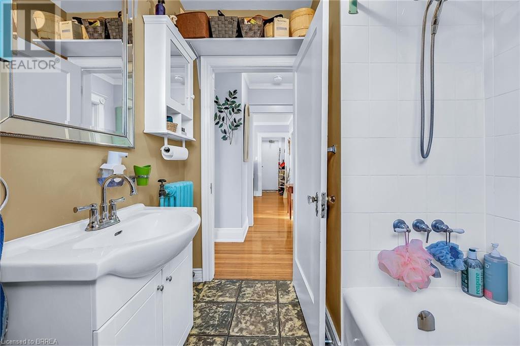 54 Dufferin Avenue Unit# 5, Brantford, Ontario  N3T 4P5 - Photo 21 - 40669733