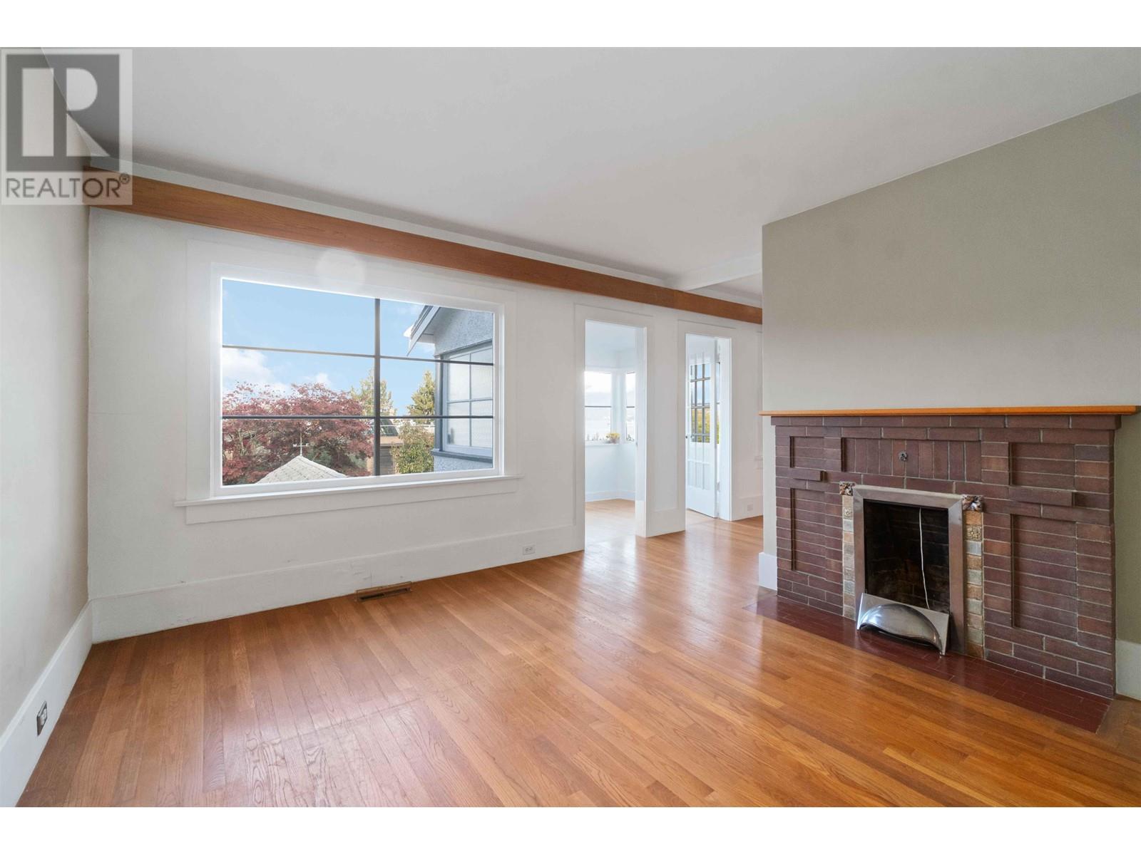 Listing Picture 13 of 32 : 4569 W 2ND AVENUE, Vancouver / 溫哥華 - 魯藝地產 Yvonne Lu Group - MLS Medallion Club Member