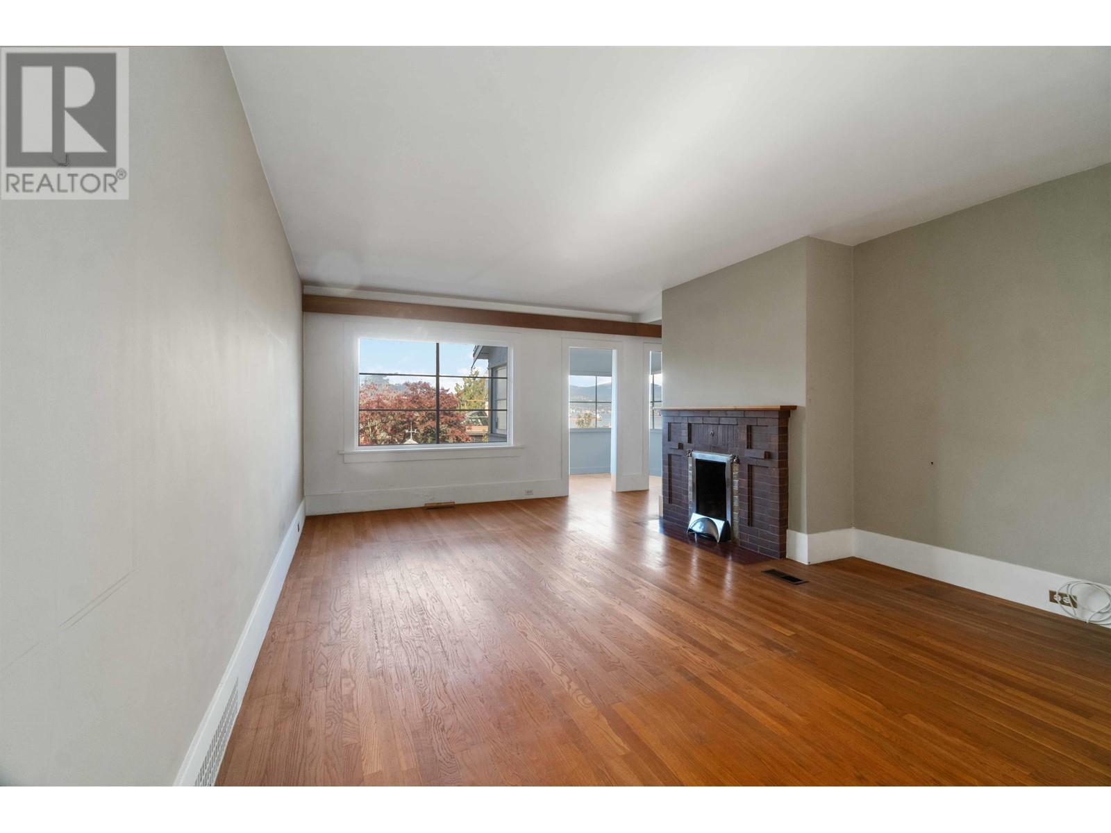 Listing Picture 11 of 32 : 4569 W 2ND AVENUE, Vancouver / 溫哥華 - 魯藝地產 Yvonne Lu Group - MLS Medallion Club Member