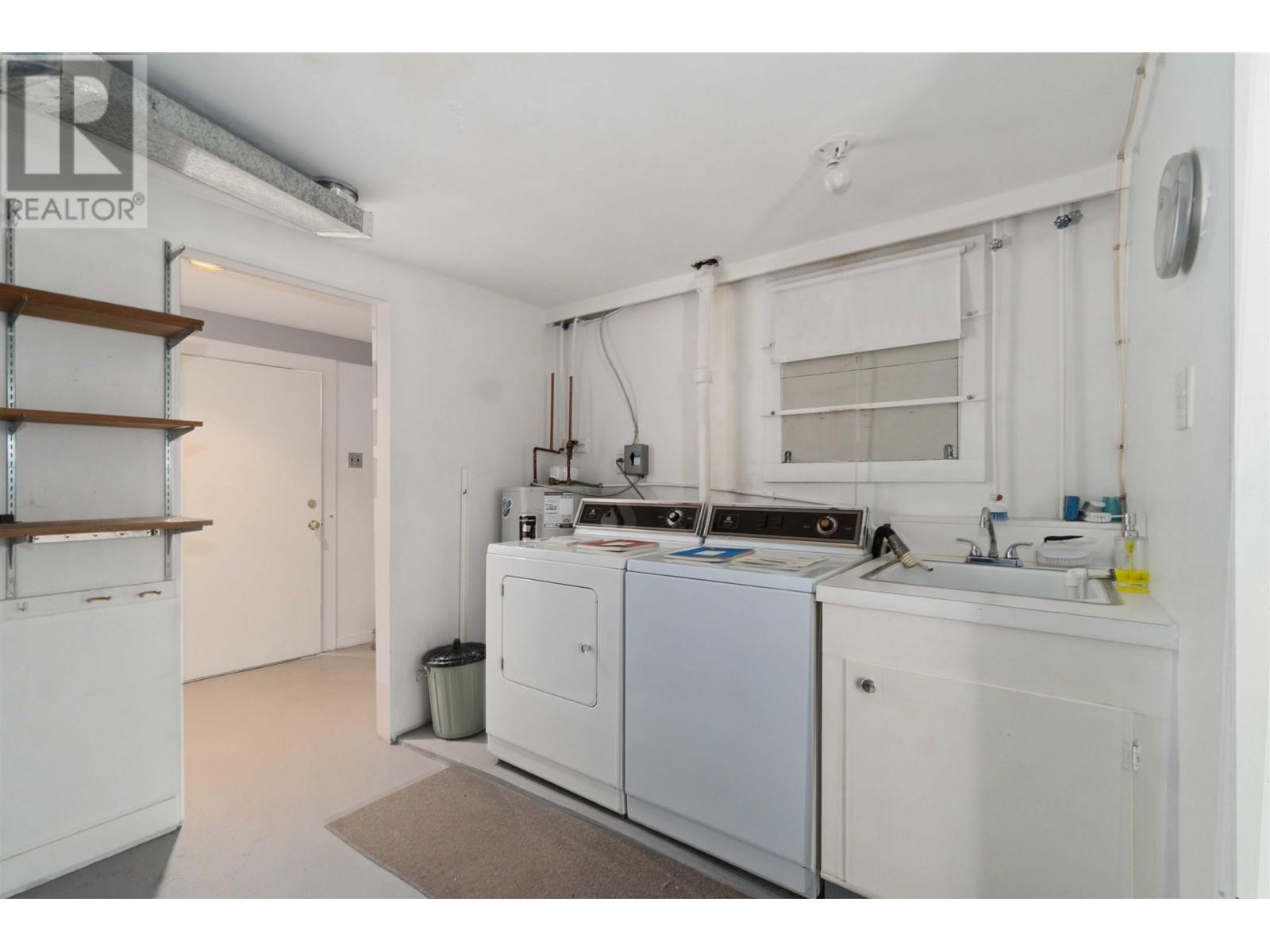 Listing Picture 23 of 32 : 4569 W 2ND AVENUE, Vancouver / 溫哥華 - 魯藝地產 Yvonne Lu Group - MLS Medallion Club Member