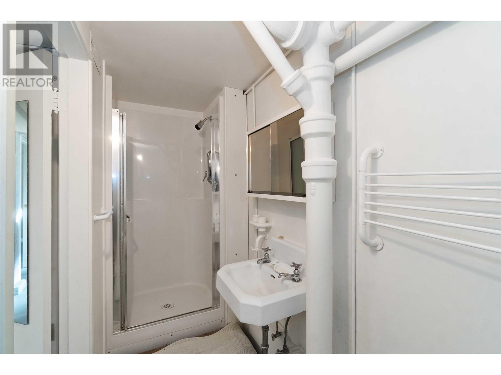 Listing Picture 24 of 32 : 4569 W 2ND AVENUE, Vancouver / 溫哥華 - 魯藝地產 Yvonne Lu Group - MLS Medallion Club Member