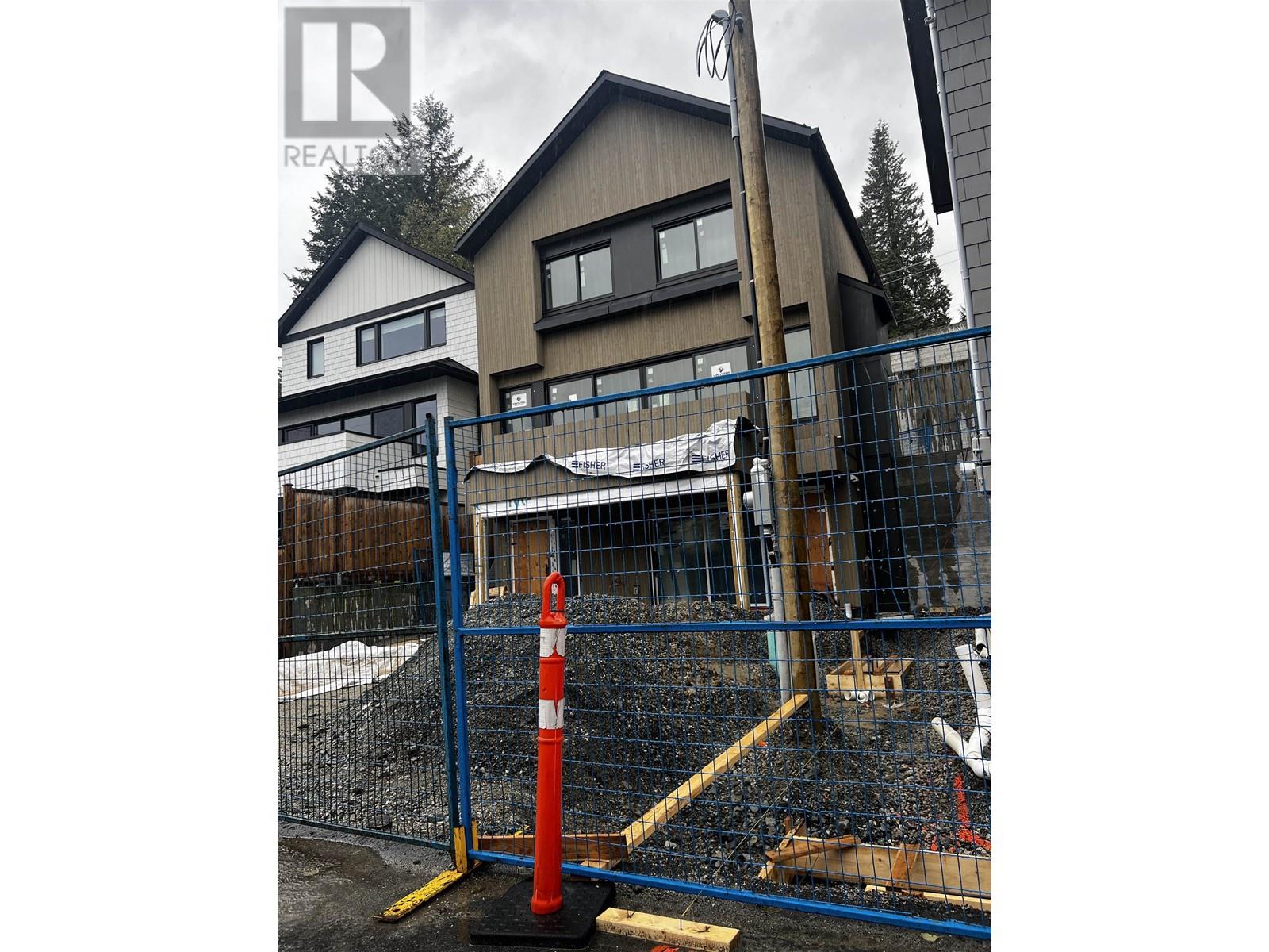 1119 E Keith Road, North Vancouver, British Columbia  V7L 1X4 - Photo 2 - R2940062