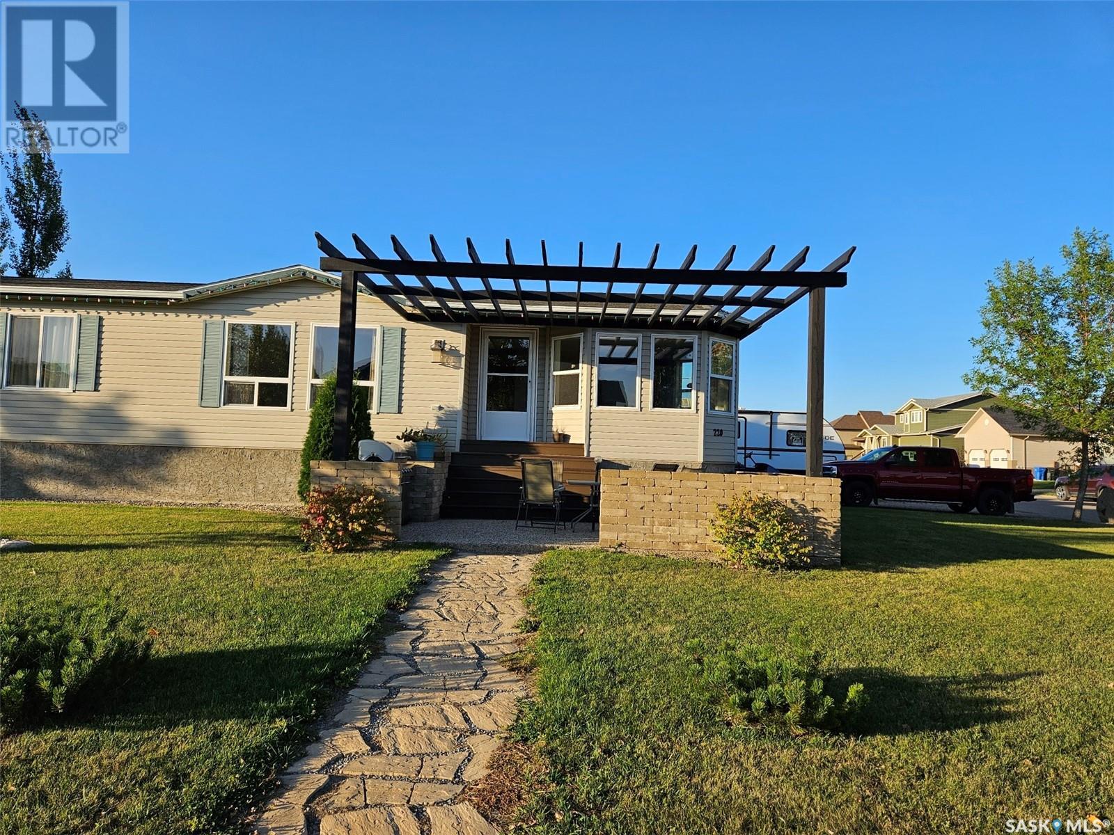 220 Fifth Street, Carnduff, Saskatchewan  S0C 0S0 - Photo 4 - SK984536