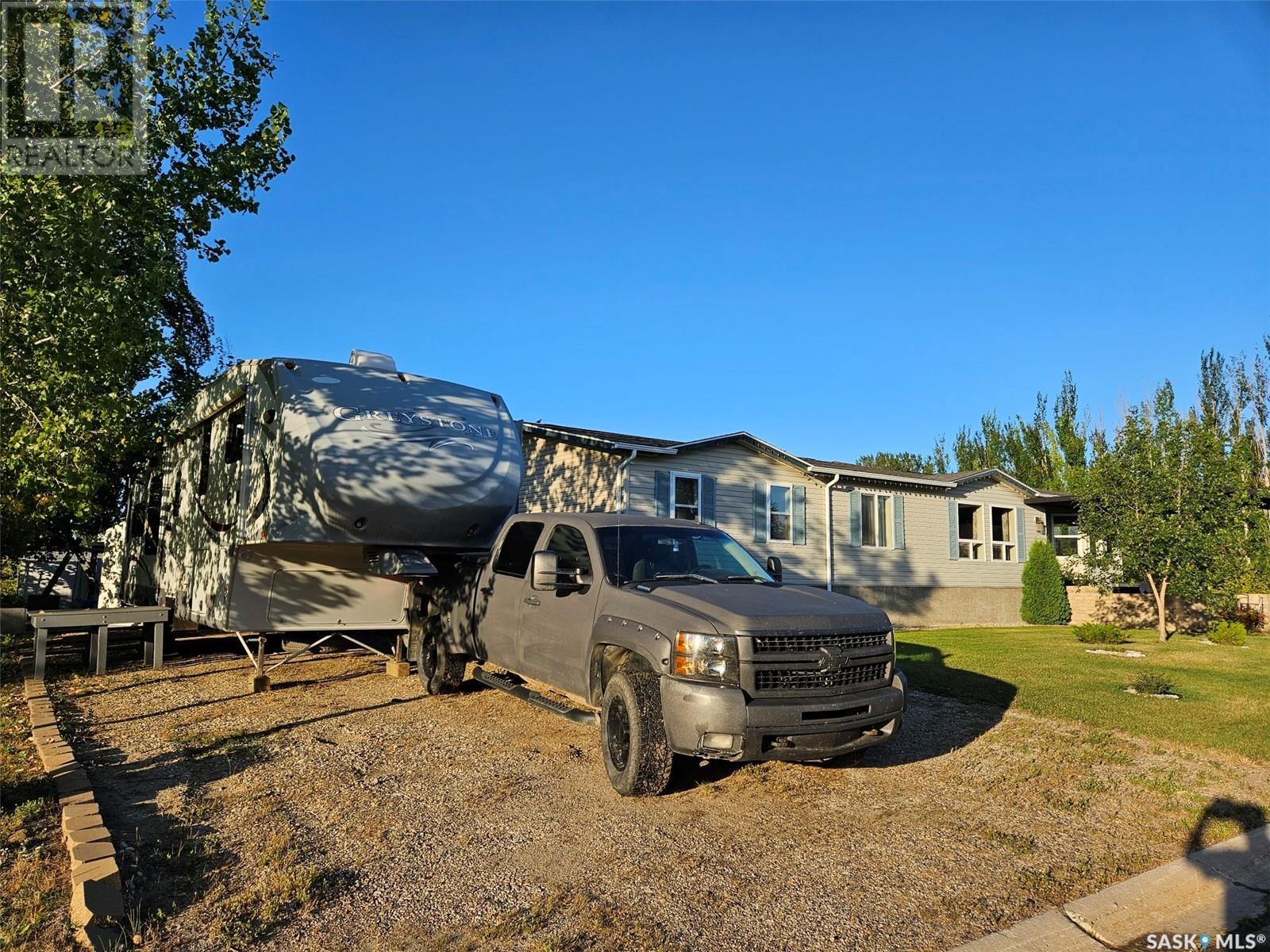 220 Fifth Street, Carnduff, Saskatchewan  S0C 0S0 - Photo 5 - SK984536