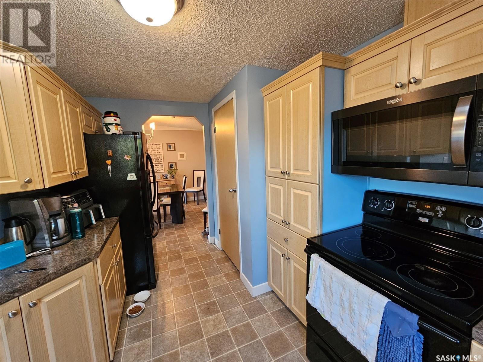 220 Fifth Street, Carnduff, Saskatchewan  S0C 0S0 - Photo 18 - SK984536