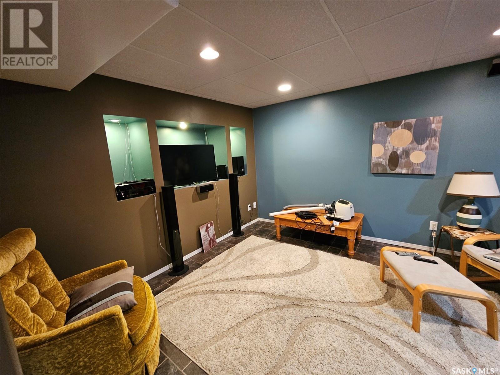 220 Fifth Street, Carnduff, Saskatchewan  S0C 0S0 - Photo 31 - SK984536