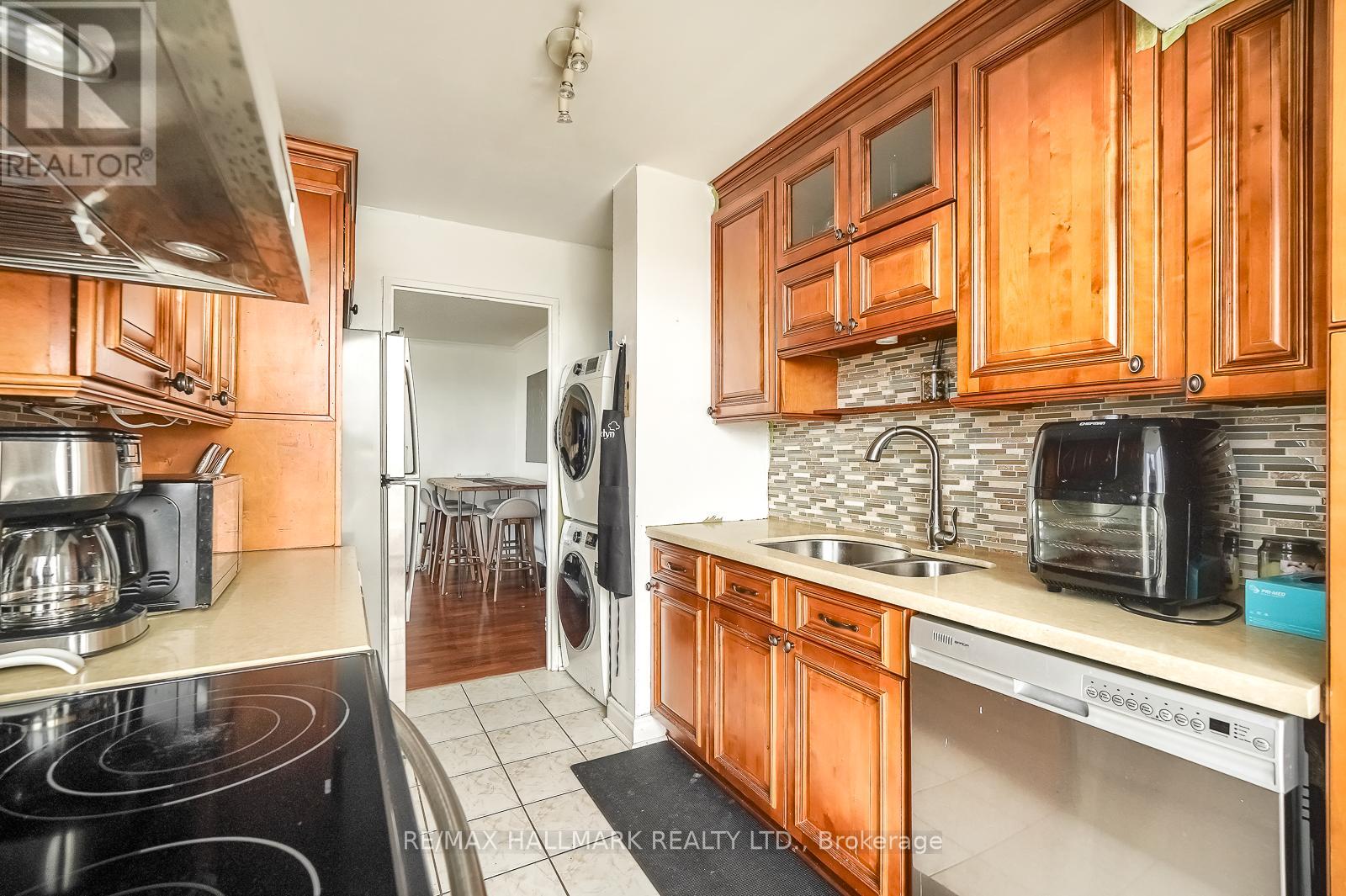 1705 - 3077 Weston Road, Toronto, Ontario  M9M 3A1 - Photo 17 - W9770006