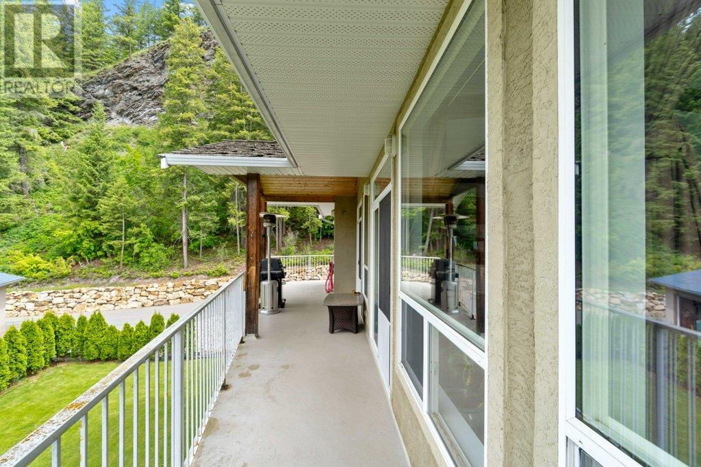 2592 Alpen Paradies Road Unit# 10 Blind Bay