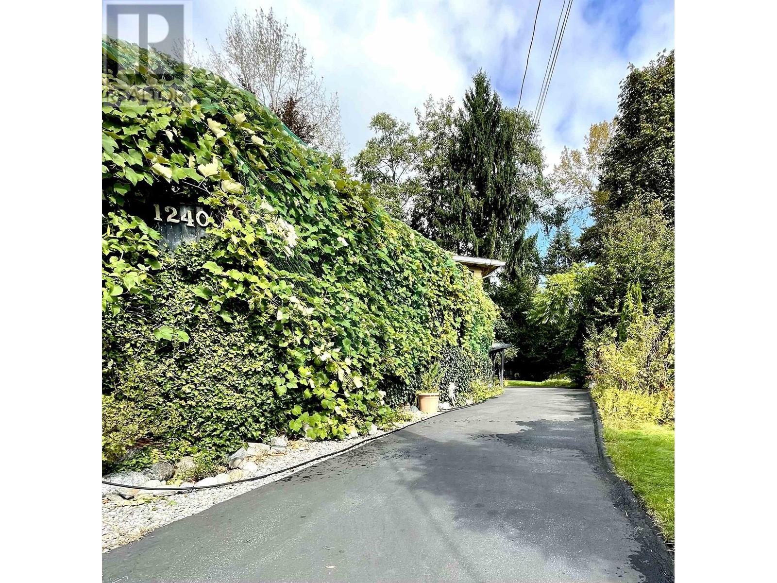 1240 Eastview Road, North Vancouver, British Columbia  V7J 1L6 - Photo 7 - R2933762