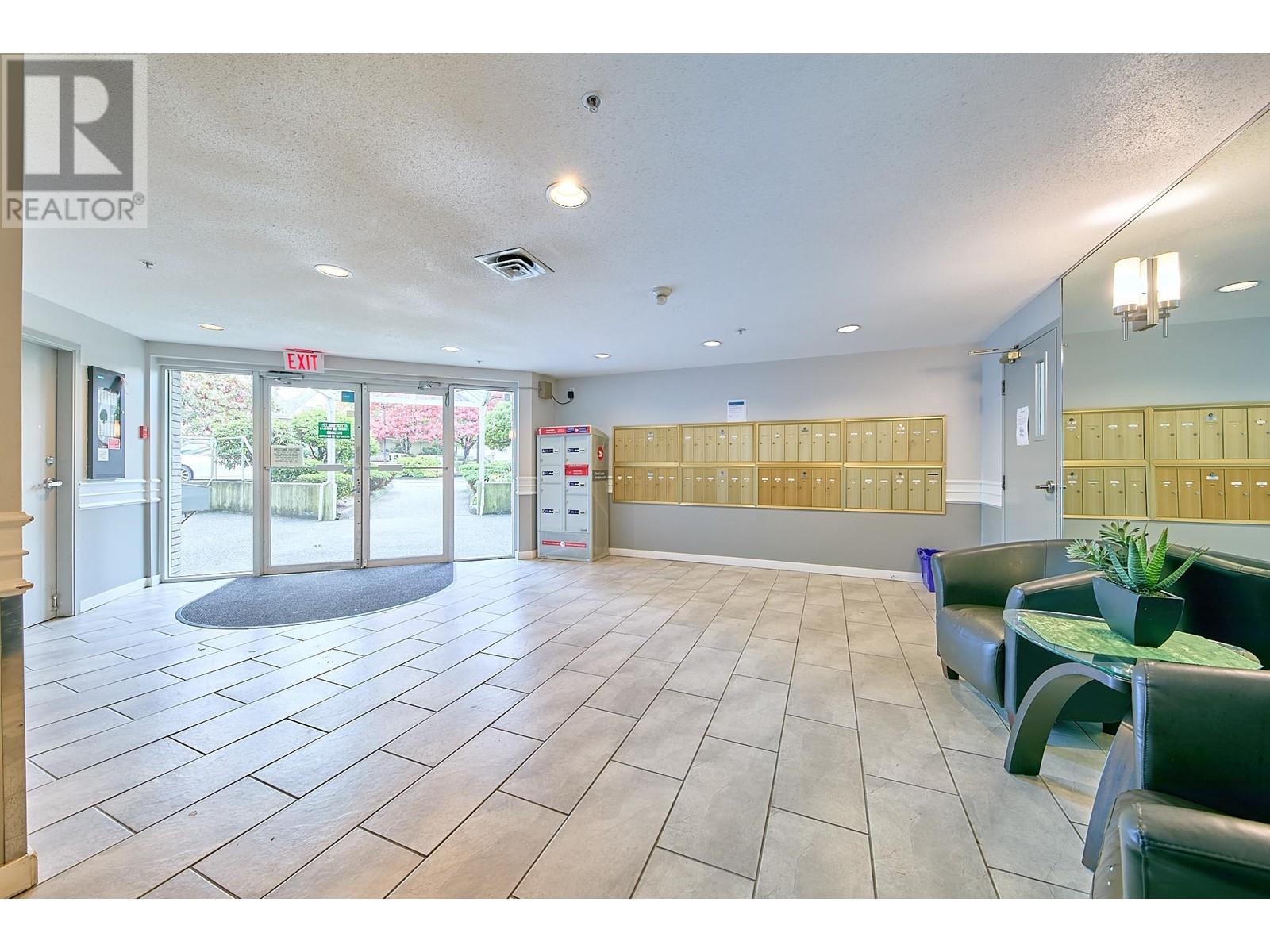 305 19236 Ford Road, Pitt Meadows, British Columbia V3Y 2K1 - Photo 4 - R2937800