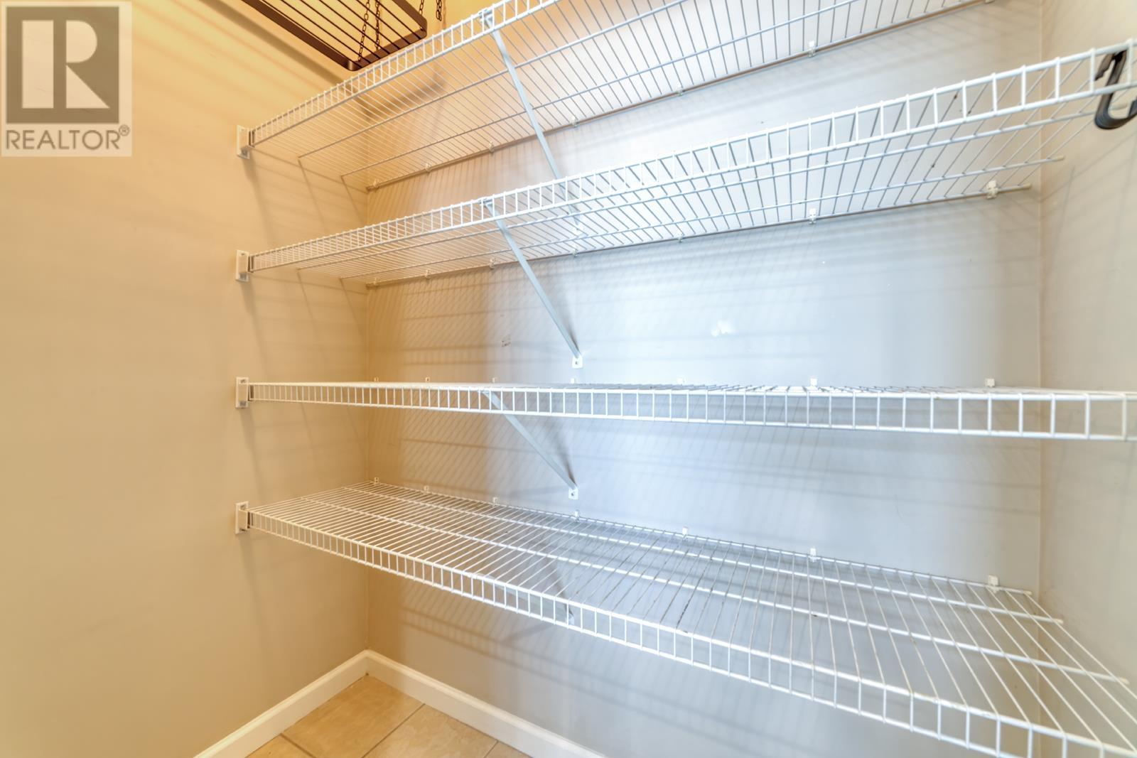 Listing Picture 13 of 30 : 803 9298 UNIVERSITY CRESCENT, Burnaby / 本拿比 - 魯藝地產 Yvonne Lu Group - MLS Medallion Club Member