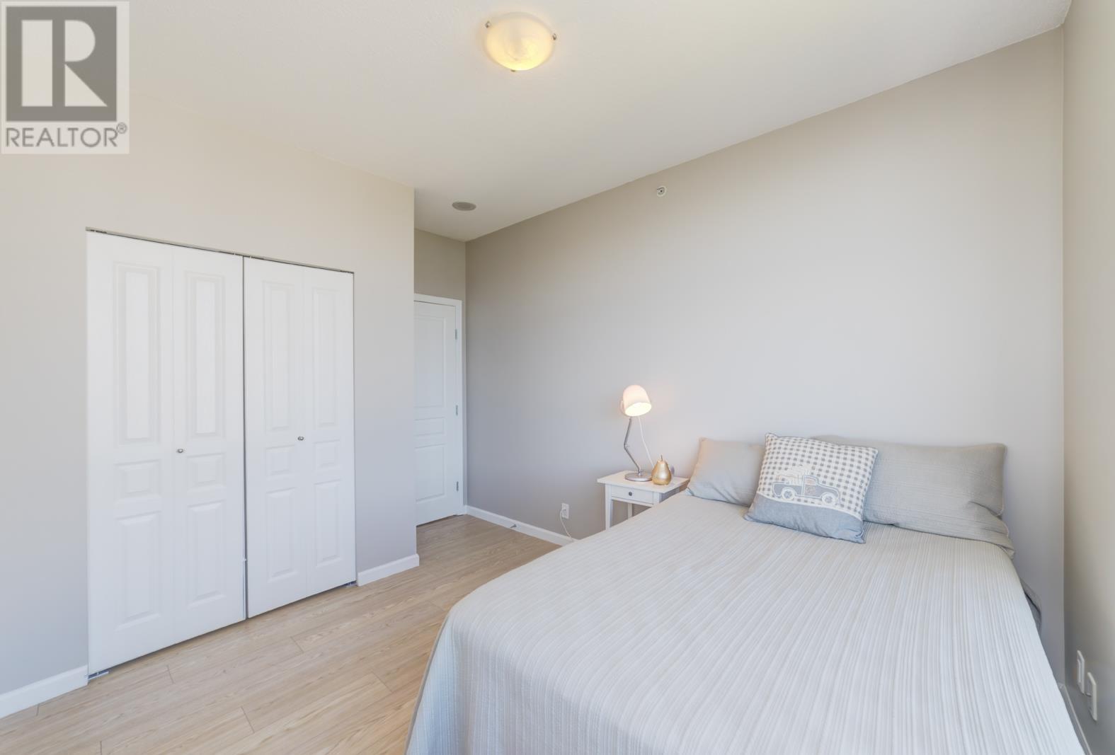 Listing Picture 14 of 30 : 803 9298 UNIVERSITY CRESCENT, Burnaby / 本拿比 - 魯藝地產 Yvonne Lu Group - MLS Medallion Club Member