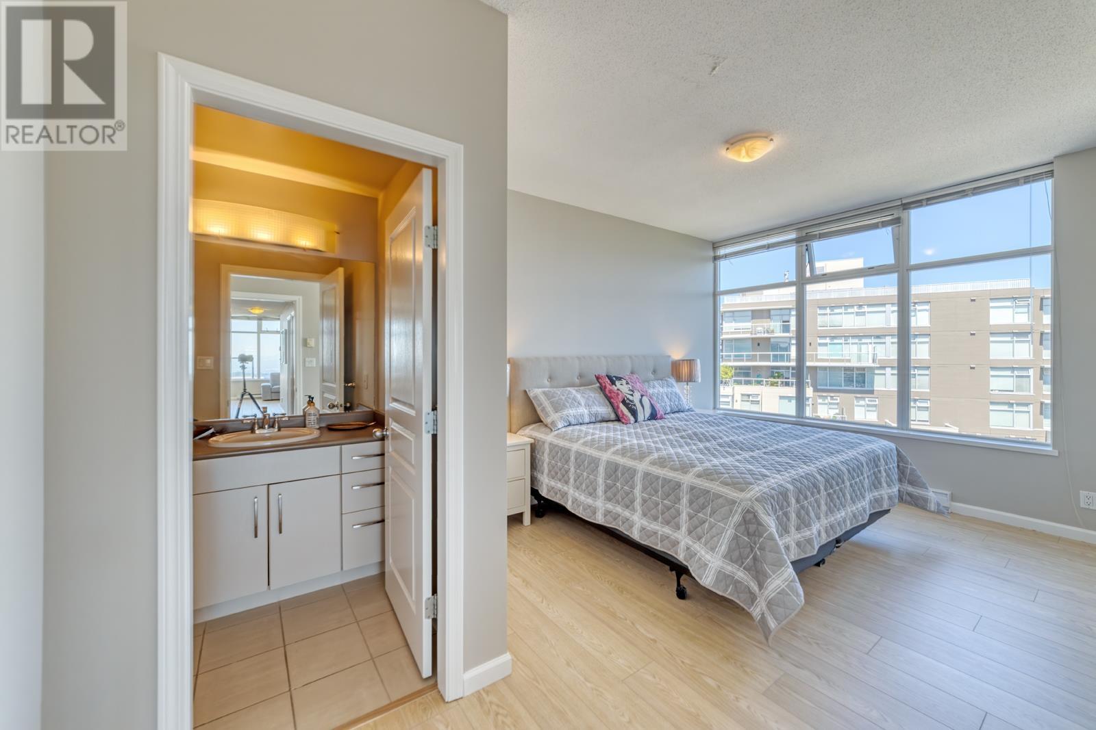 Listing Picture 15 of 30 : 803 9298 UNIVERSITY CRESCENT, Burnaby / 本拿比 - 魯藝地產 Yvonne Lu Group - MLS Medallion Club Member