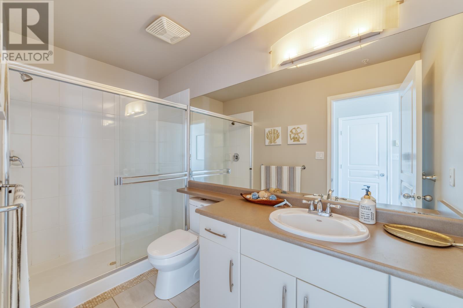 Listing Picture 19 of 30 : 803 9298 UNIVERSITY CRESCENT, Burnaby / 本拿比 - 魯藝地產 Yvonne Lu Group - MLS Medallion Club Member