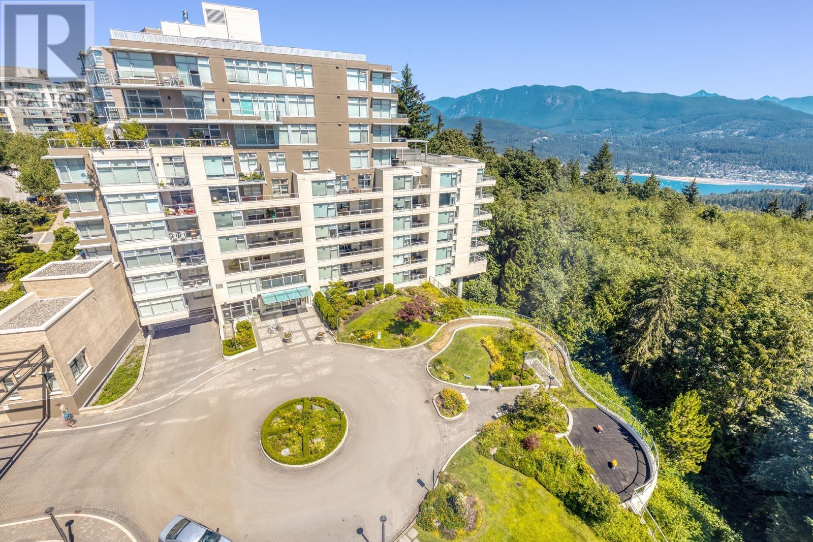 Listing Picture 24 of 30 : 803 9298 UNIVERSITY CRESCENT, Burnaby / 本拿比 - 魯藝地產 Yvonne Lu Group - MLS Medallion Club Member