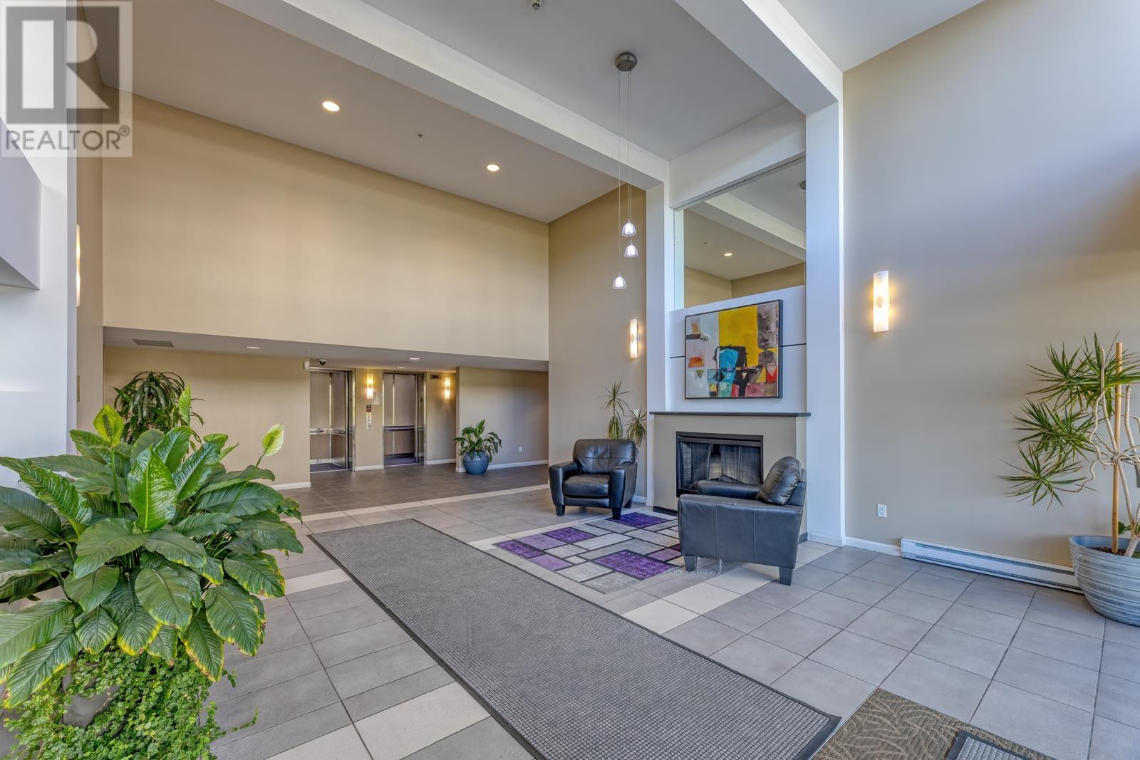 Listing Picture 30 of 30 : 803 9298 UNIVERSITY CRESCENT, Burnaby / 本拿比 - 魯藝地產 Yvonne Lu Group - MLS Medallion Club Member