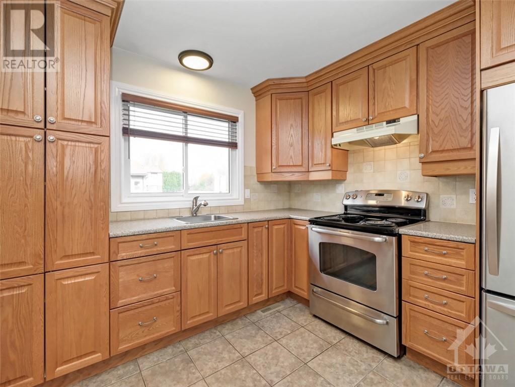 15 Foxhill Way Unit#a, Ottawa, Ontario  K2J 1P3 - Photo 2 - 1417811