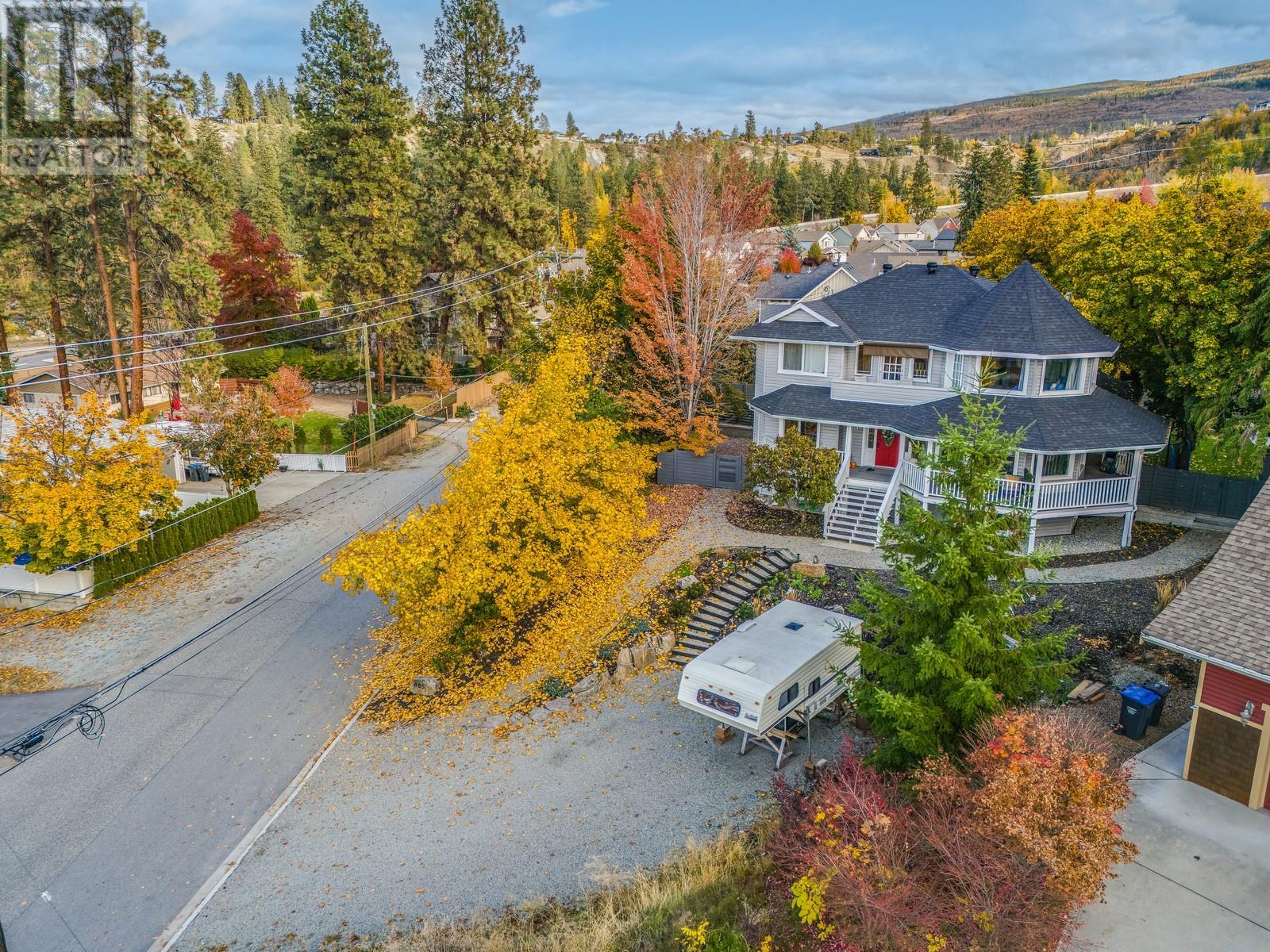 885 Paret Road Kelowna