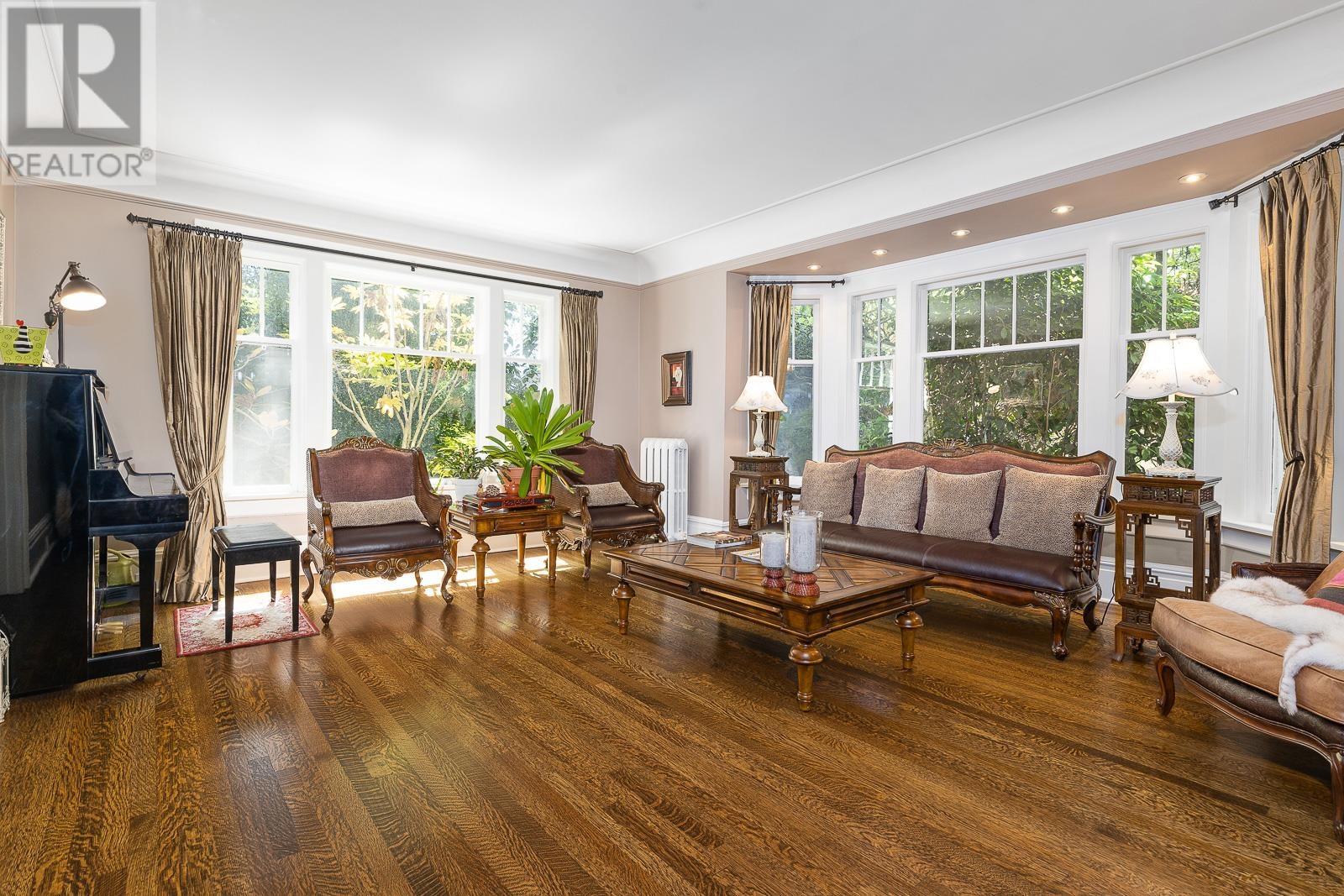 Listing Picture 9 of 40 : 1649 W 29TH AVENUE, Vancouver / 溫哥華 - 魯藝地產 Yvonne Lu Group - MLS Medallion Club Member