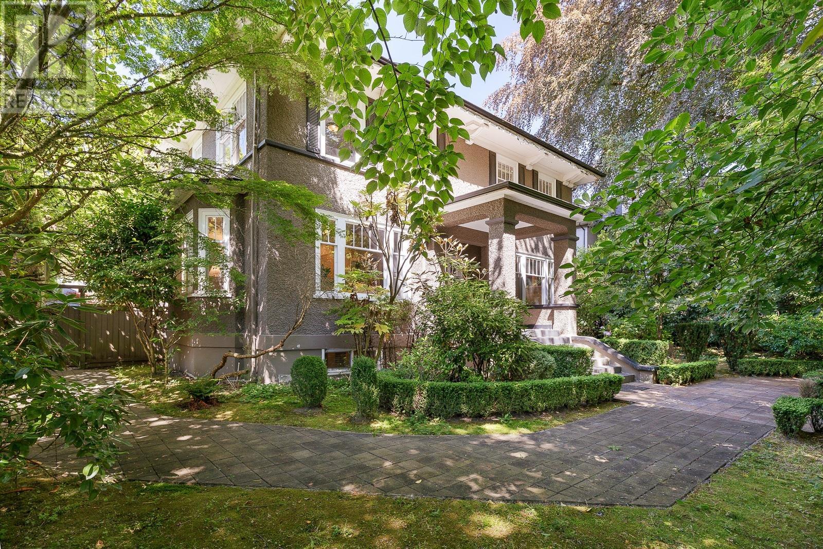 Listing Picture 2 of 40 : 1649 W 29TH AVENUE, Vancouver / 溫哥華 - 魯藝地產 Yvonne Lu Group - MLS Medallion Club Member