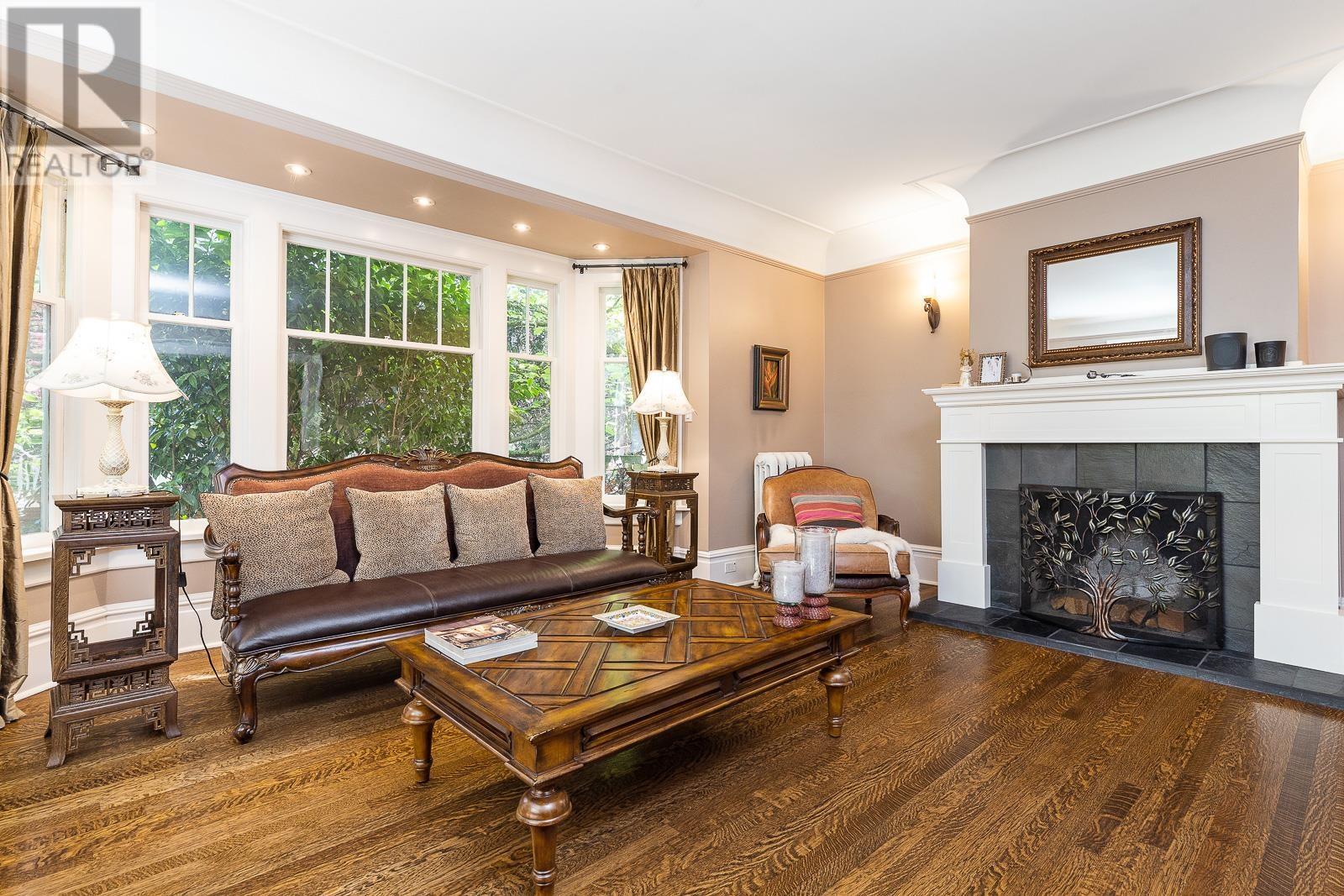 Listing Picture 10 of 40 : 1649 W 29TH AVENUE, Vancouver / 溫哥華 - 魯藝地產 Yvonne Lu Group - MLS Medallion Club Member