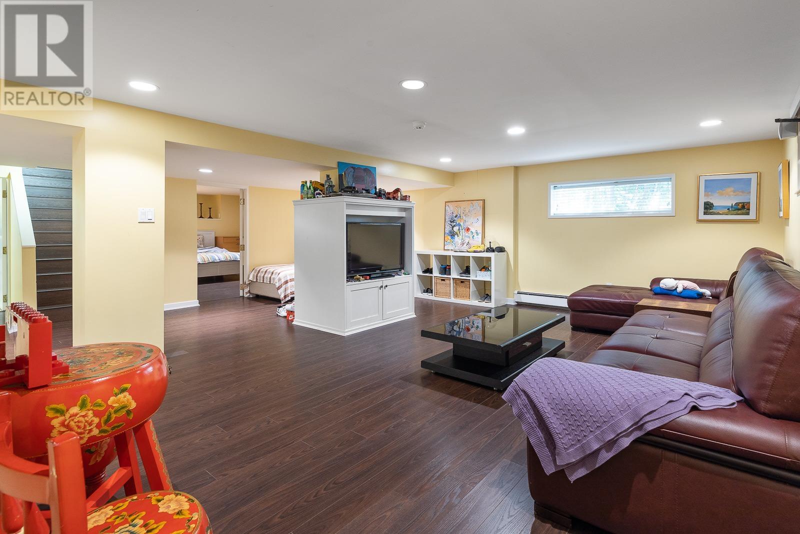 Listing Picture 30 of 40 : 1649 W 29TH AVENUE, Vancouver / 溫哥華 - 魯藝地產 Yvonne Lu Group - MLS Medallion Club Member