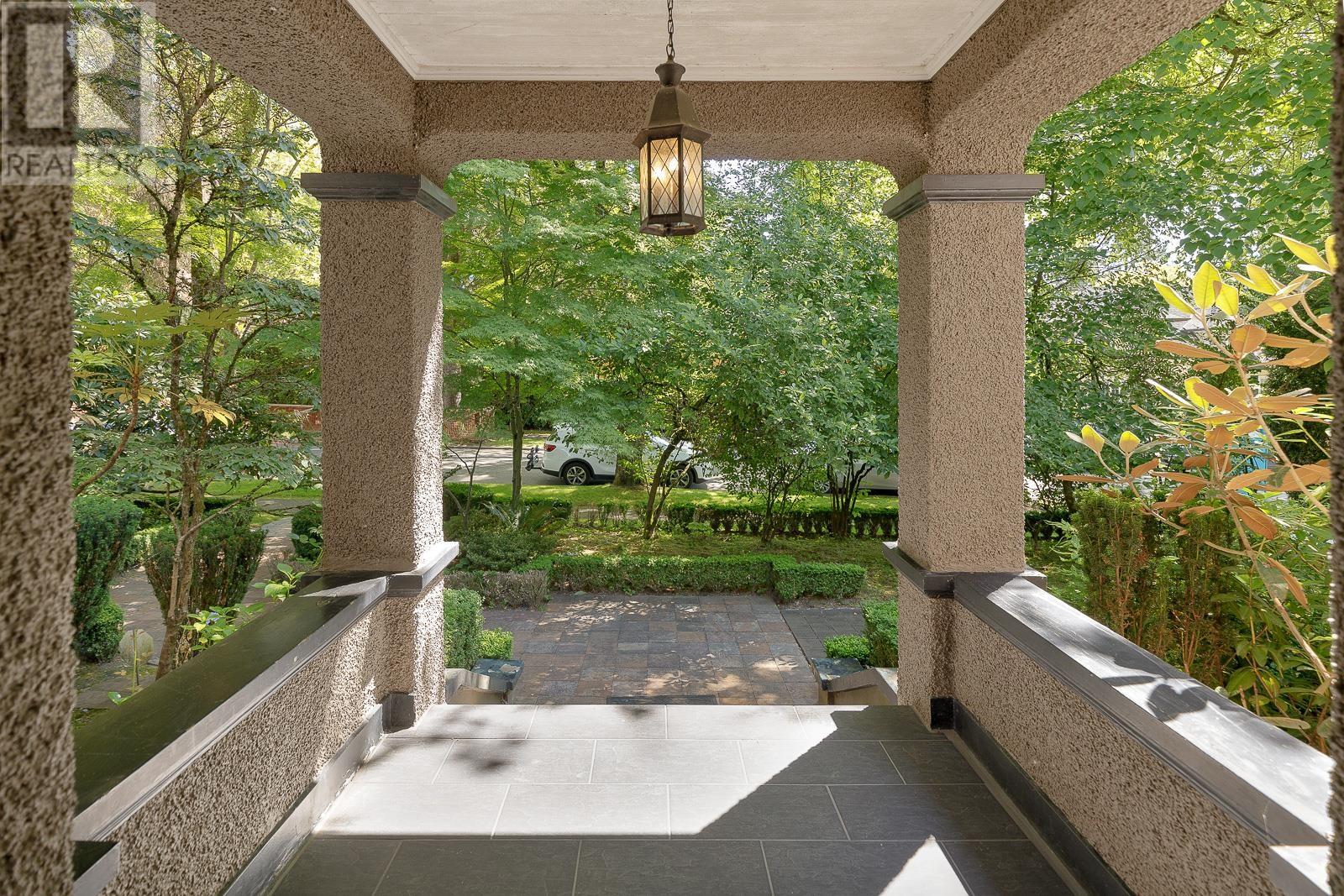 Listing Picture 6 of 40 : 1649 W 29TH AVENUE, Vancouver / 溫哥華 - 魯藝地產 Yvonne Lu Group - MLS Medallion Club Member