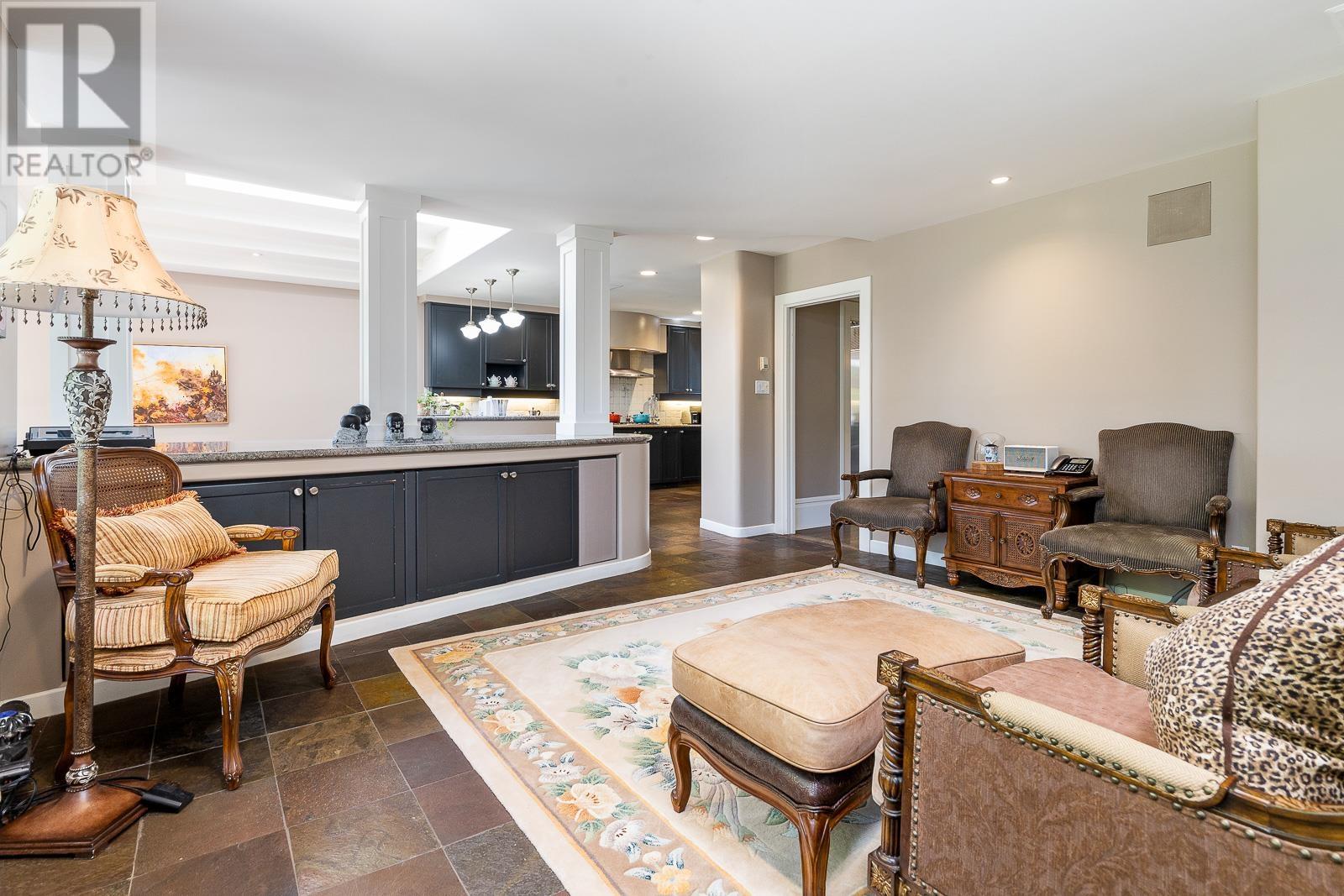 Listing Picture 19 of 40 : 1649 W 29TH AVENUE, Vancouver / 溫哥華 - 魯藝地產 Yvonne Lu Group - MLS Medallion Club Member