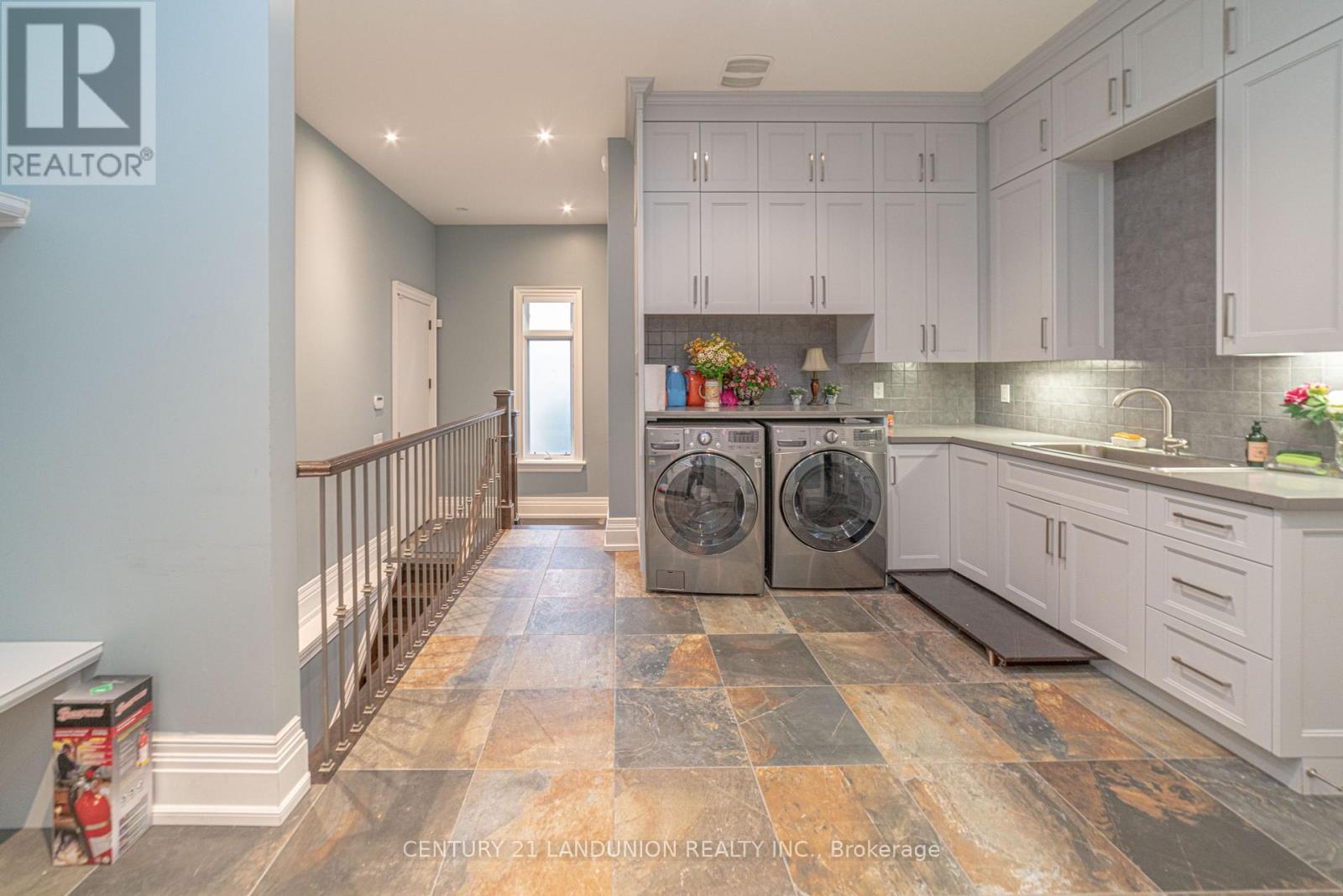 41 Hi Mount (Bsmt) Drive, Toronto, Ontario  M2K 1X3 - Photo 3 - C9770163