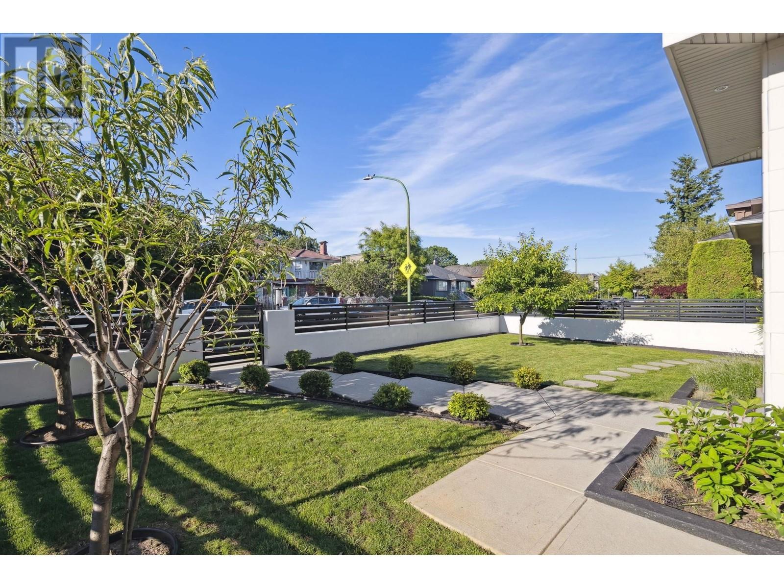 4024 Oxford Street, Burnaby, British Columbia  V5C 1C6 - Photo 2 - R2940446
