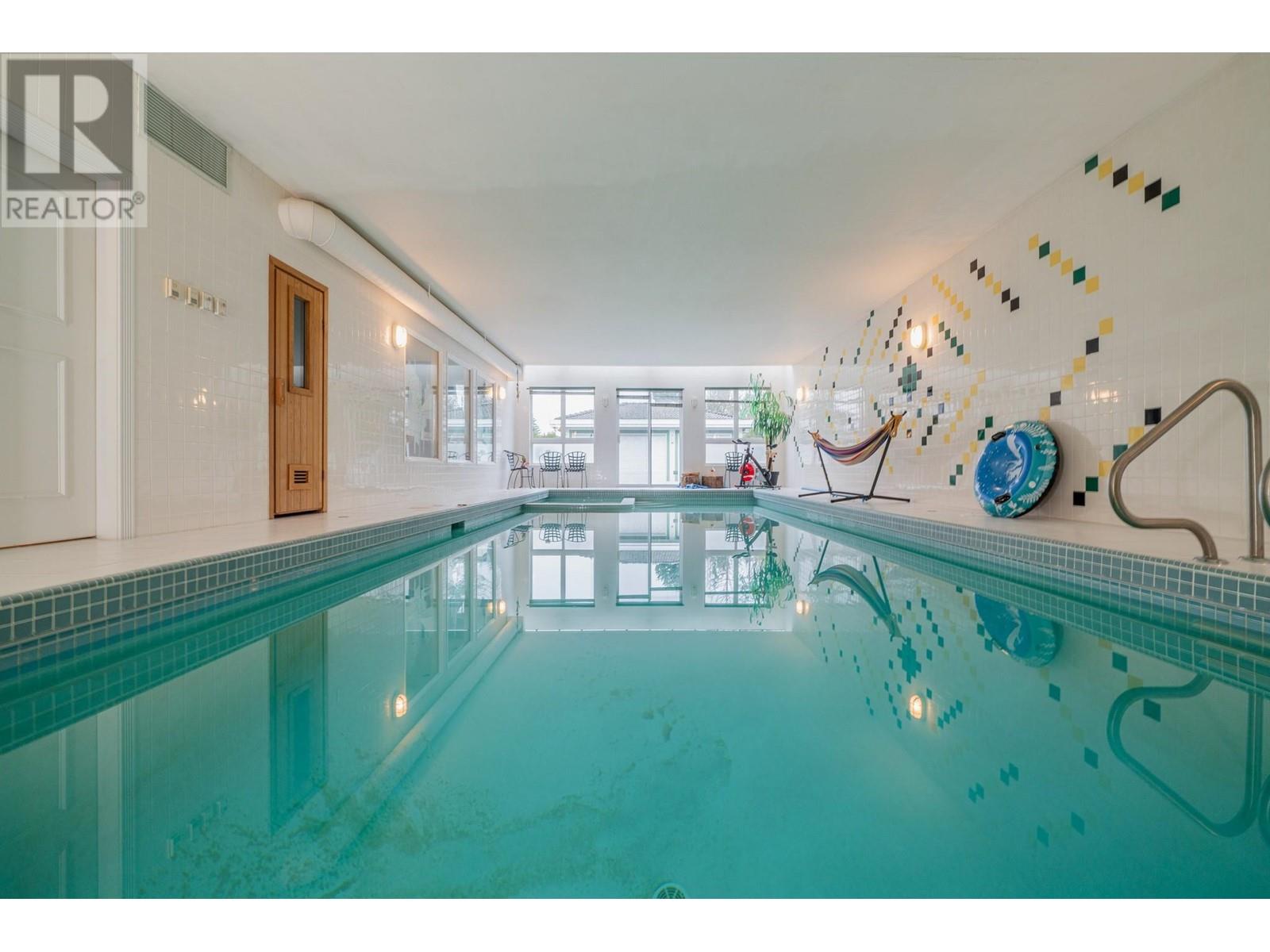 Listing Picture 2 of 32 : 5851 GIBBONS DRIVE, Richmond / 烈治文 - 魯藝地產 Yvonne Lu Group - MLS Medallion Club Member