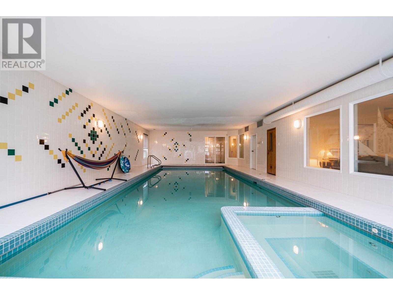 Listing Picture 29 of 32 : 5851 GIBBONS DRIVE, Richmond / 烈治文 - 魯藝地產 Yvonne Lu Group - MLS Medallion Club Member