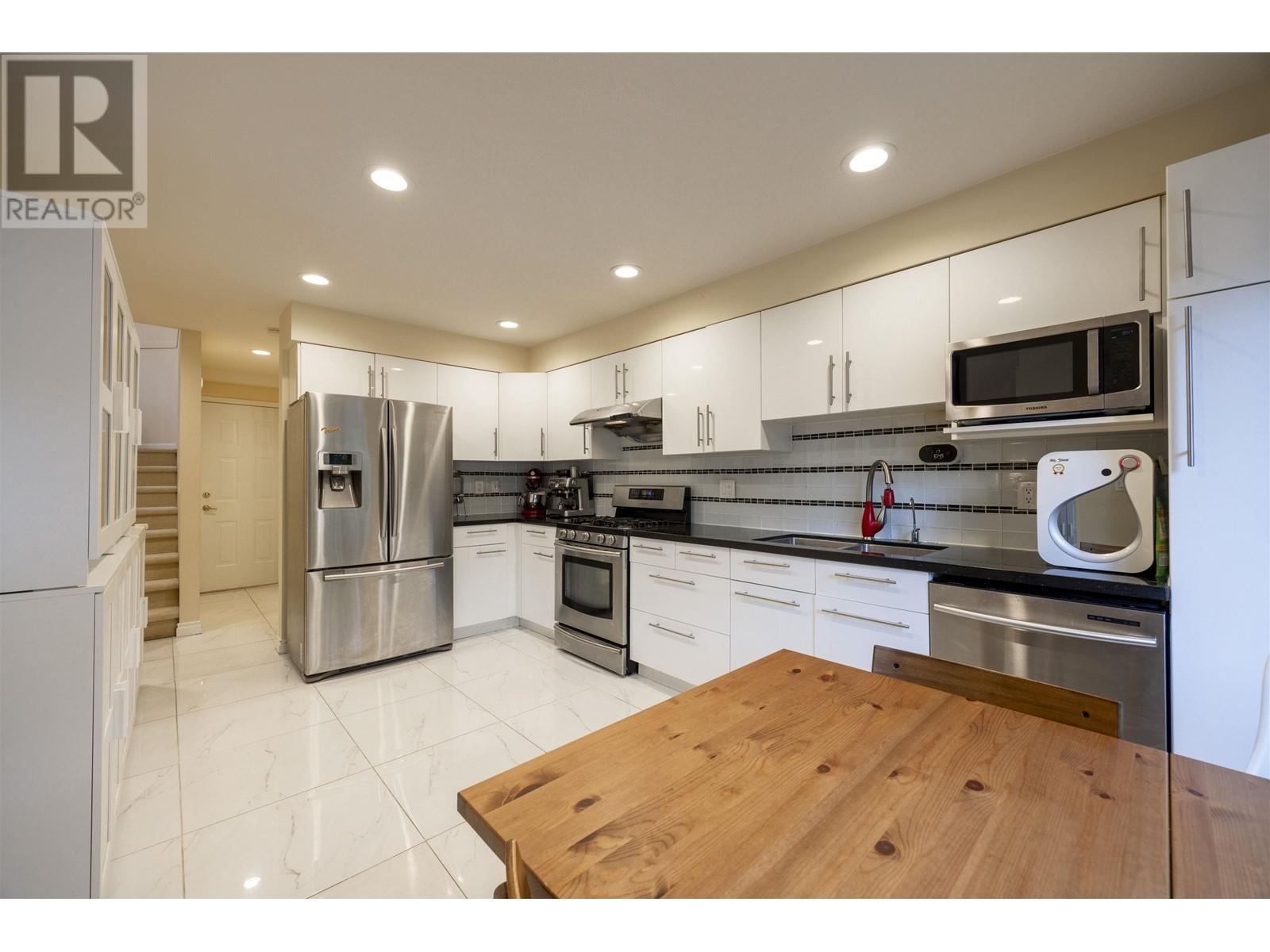 9 8000 HEATHER STREET