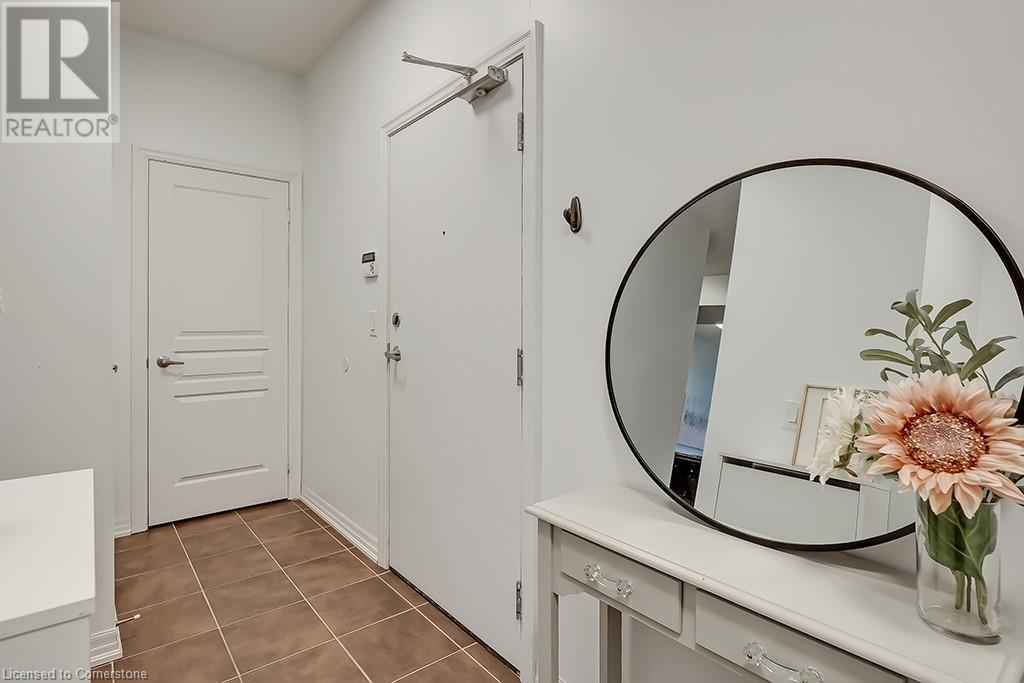 1940 Ironstone Drive Unit# 216, Burlington, Ontario  L7L 0E4 - Photo 3 - 40671136