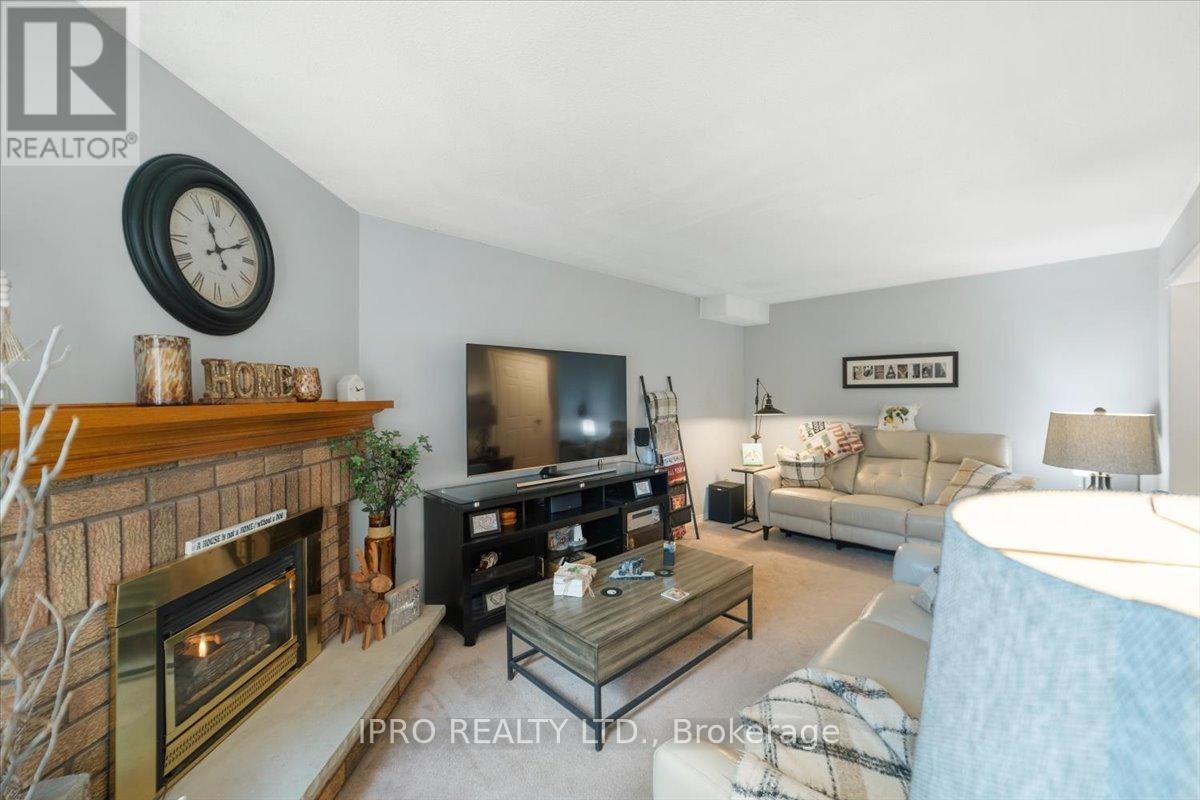 77 Lord Simcoe Drive, Brampton, Ontario  L6S 5H1 - Photo 11 - W9770378