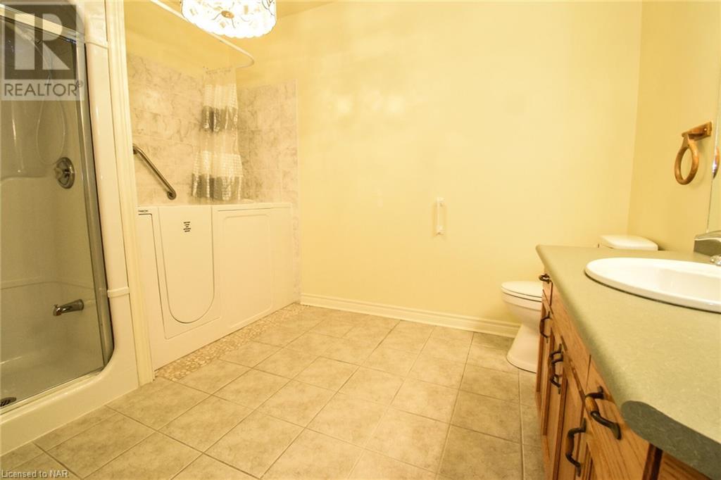 2290 Stonehaven Avenue, Niagara Falls, Ontario  L2J 4K1 - Photo 16 - 40669083