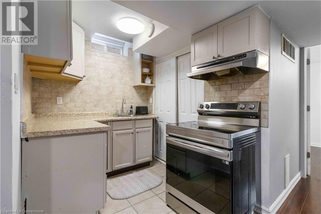 5438 Tenth Line W Unit# Bsmt, Mississauga, Ontario  L5M 0G5 - Photo 10 - 40671621