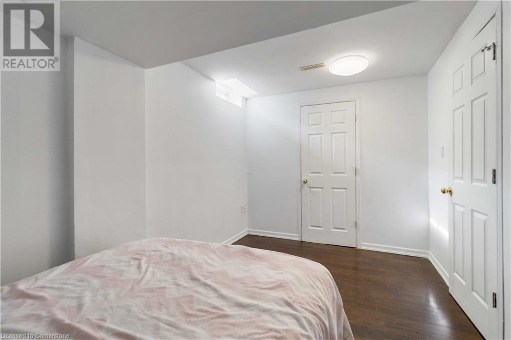 5438 Tenth Line W Unit# Bsmt, Mississauga, Ontario  L5M 0G5 - Photo 8 - 40671621