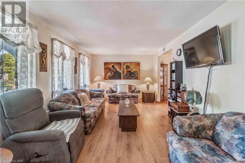 7812 Badger Road, Niagara Falls, Ontario  L2H 2J5 - Photo 9 - 40647036