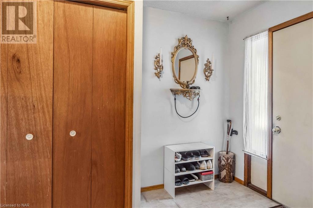 7812 Badger Road, Niagara Falls, Ontario  L2H 2J5 - Photo 7 - 40647036