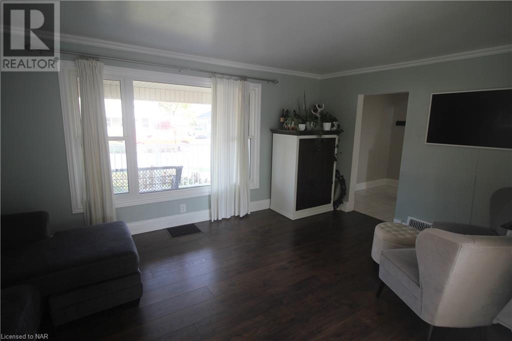 6398 Crawford Street, Niagara Falls, Ontario  L2E 5Z1 - Photo 9 - 40669829