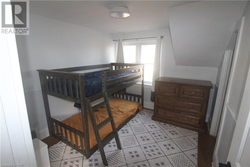 6398 Crawford Street, Niagara Falls, Ontario  L2E 5Z1 - Photo 15 - 40669829