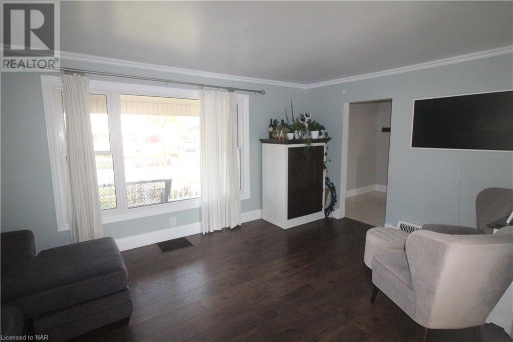 6398 Crawford Street, Niagara Falls, Ontario  L2E 5Z1 - Photo 10 - 40669829