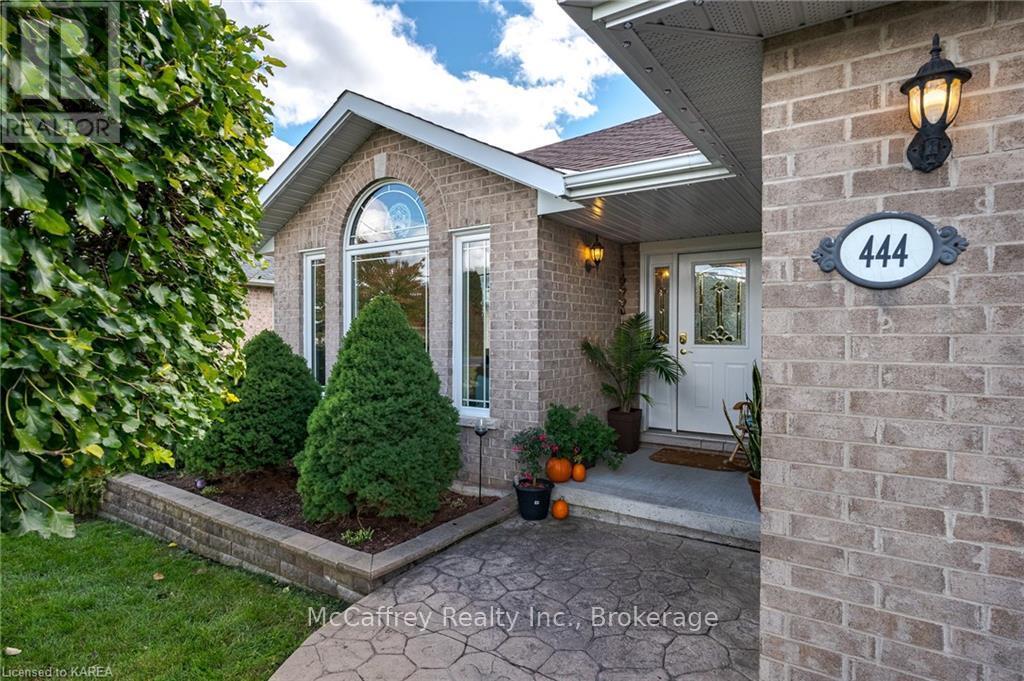 444 Bridge Street W, Greater Napanee, Ontario  K7R 3L1 - Photo 2 - X9412958